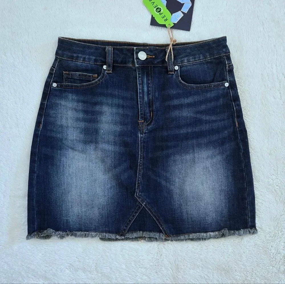✨️HP✨️ Indigo Rein🌧 Dark Wash Mini Skirt - NWT